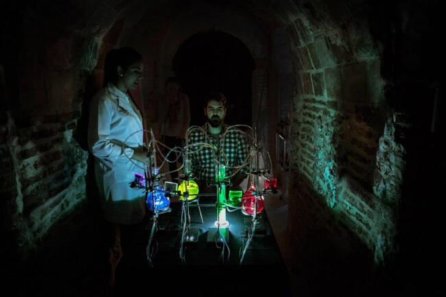 Cerebrum Peculiaris Guests could control the flow of the liquid in the fluid apparatus with their mind.
